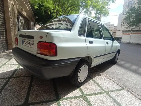 پراید، صندوق دار
