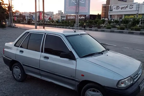 پراید، صندوق دار