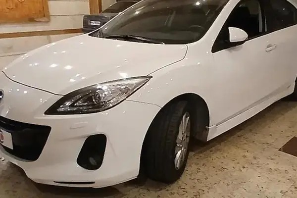 مزدا، 3 نیو صندوق دار