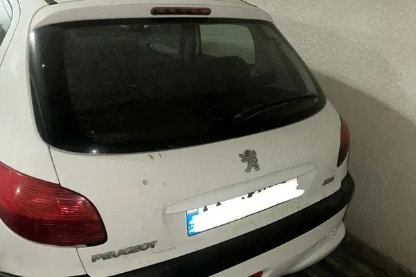 پژو، 206