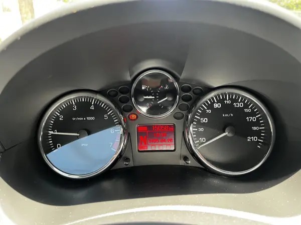 پژو، 207