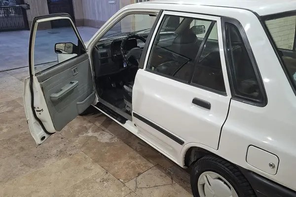 پراید، صندوق دار