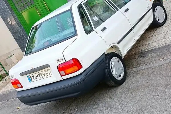 پراید، صندوق دار