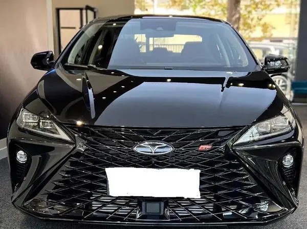 فونیکس، آریزو 6 جی تی (Z6 GT)