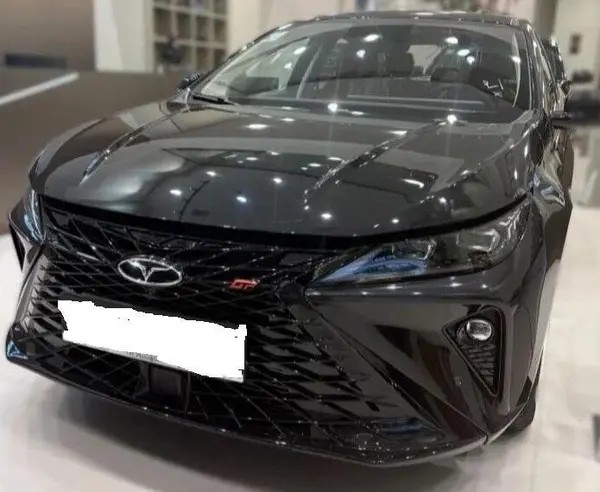 فونیکس، آریزو 6 جی تی (Z6 GT)