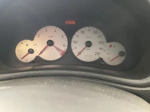 پژو، 206