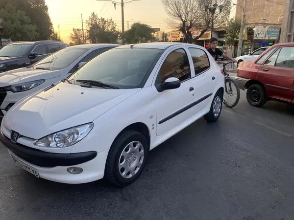 پژو، 206