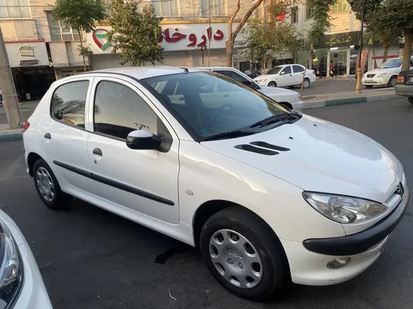 پژو، 206