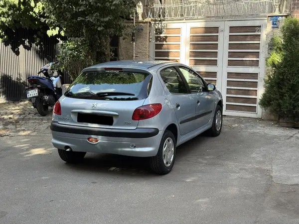 پژو، 206