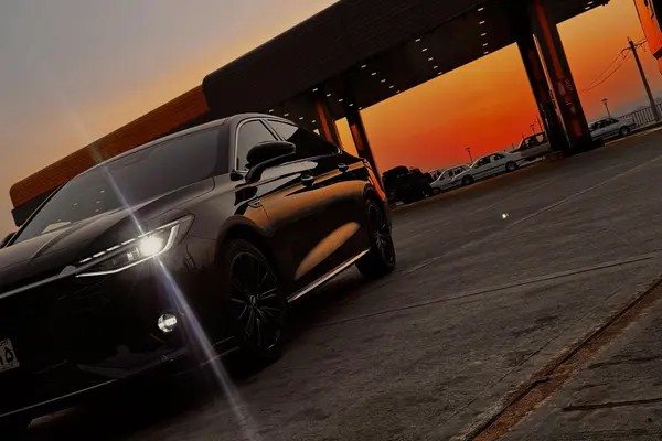 فونیکس، آریزو 8 (Z8)