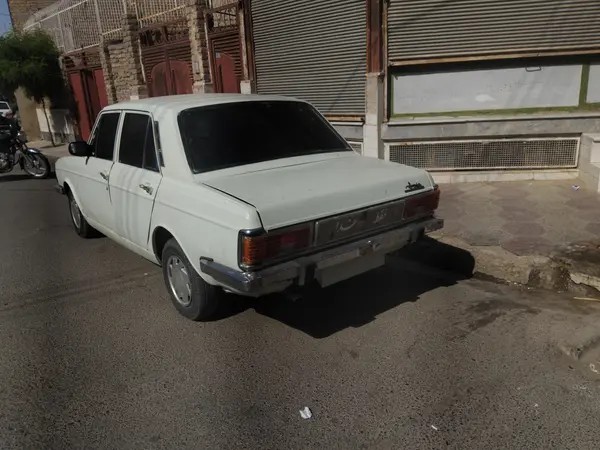 پیکان، سدان