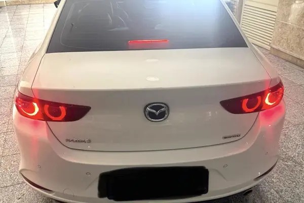 مزدا، 3 وارداتی