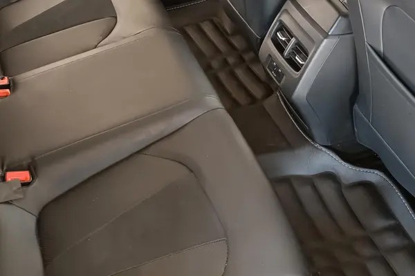 کی ام سی، J7