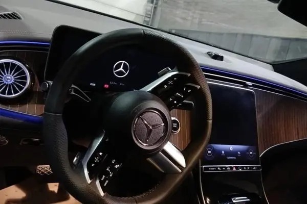 بنز، EQE SUV