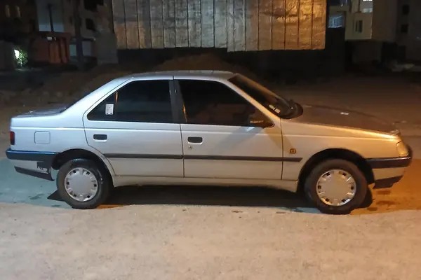 پژو، 405