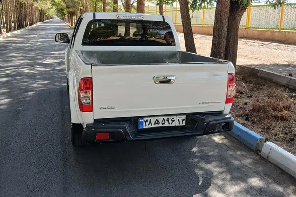ایسوزو، دی مکس