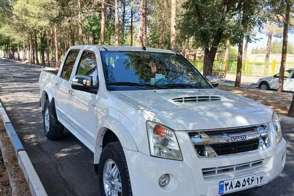 ایسوزو، دی مکس