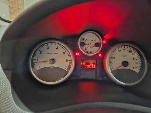 پژو، 207