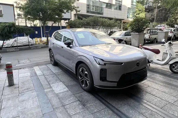 ولوو، XC70