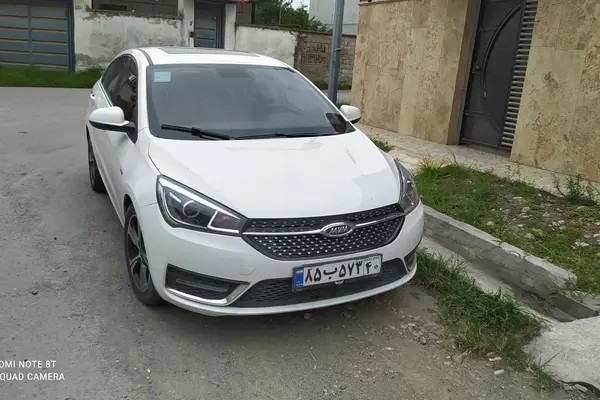 ام وی ام، آریزو 5ev