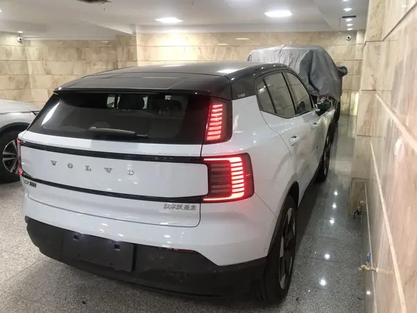 ولوو، EX30