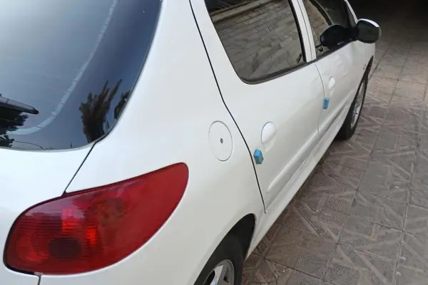 پژو، 206