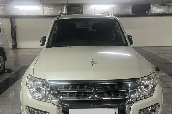 میتسوبیشی، پاجرو چهار در