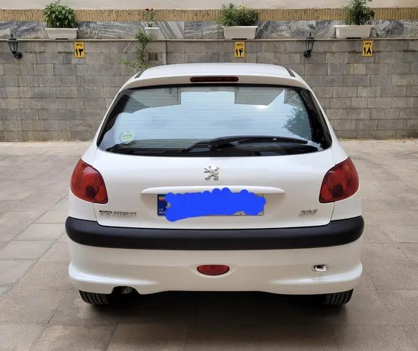 پژو، 206