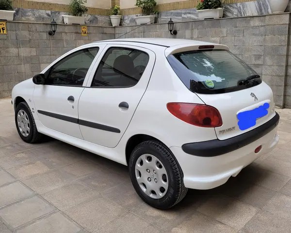 پژو، 206