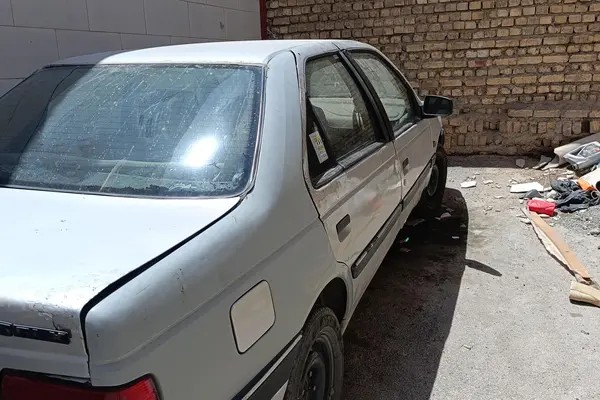 پژو، 405
