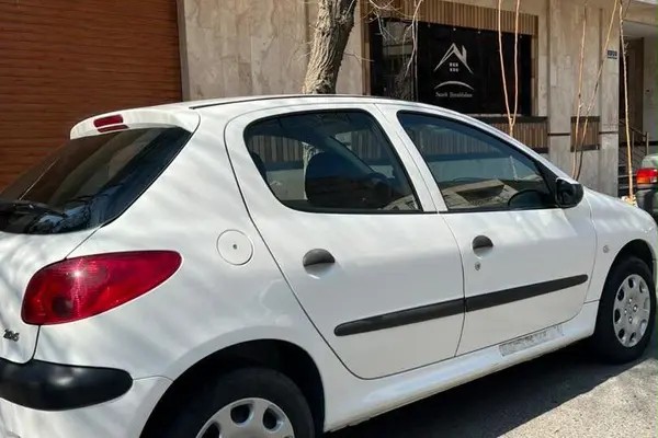پژو، 206