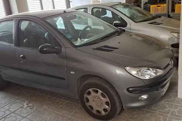 پژو، 206