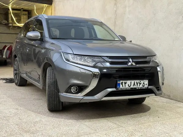 میتسوبیشی، اوتلندر PHEV