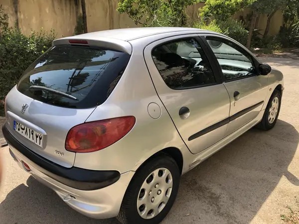 پژو، 206
