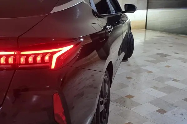 کی ام سی، J7