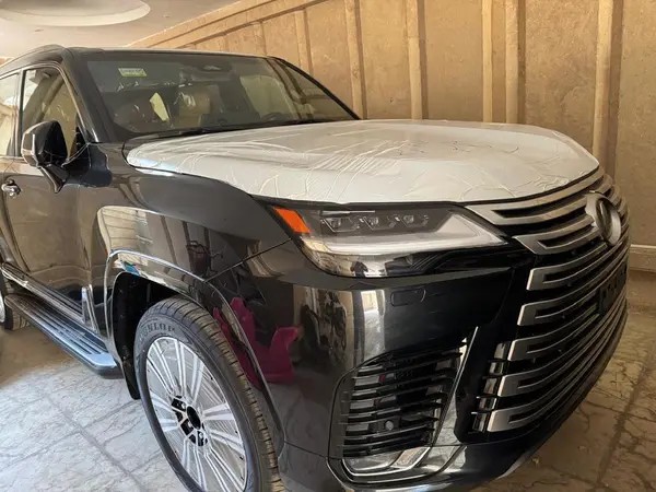 لکسوس، LX