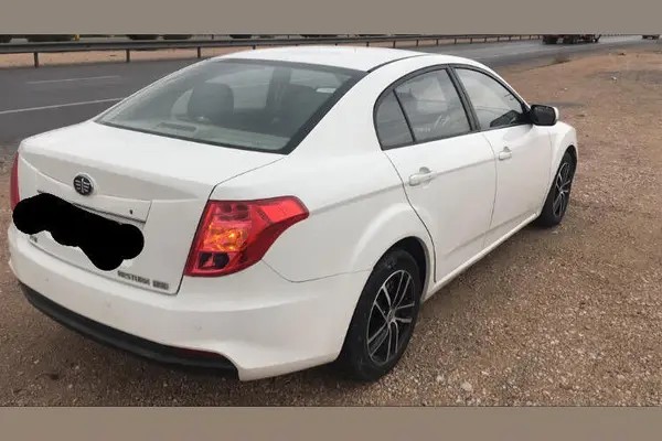بسترن، B50F