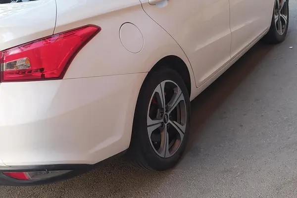 ام وی ام، آریزو 5ev