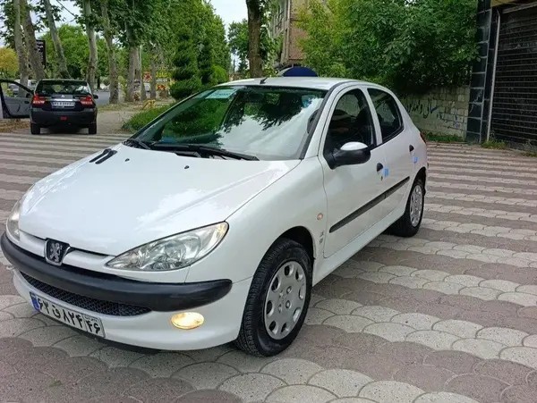 پژو، 206