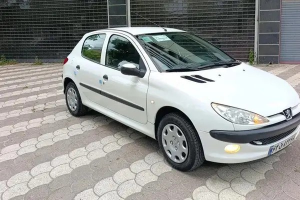 پژو، 206