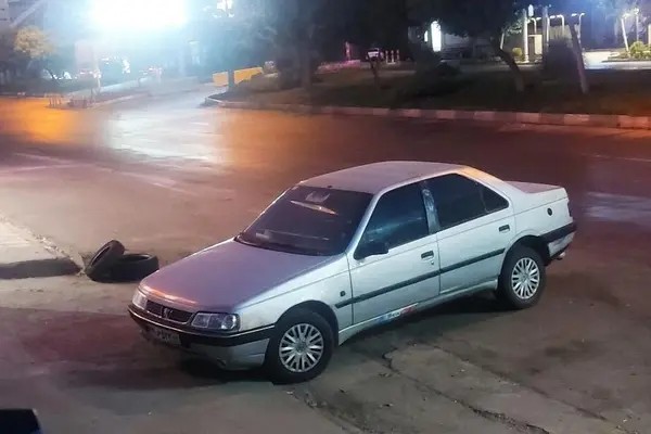 پژو، 405