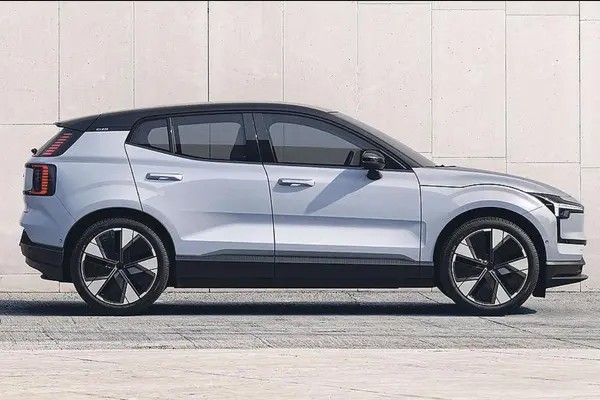 ولوو، EX30