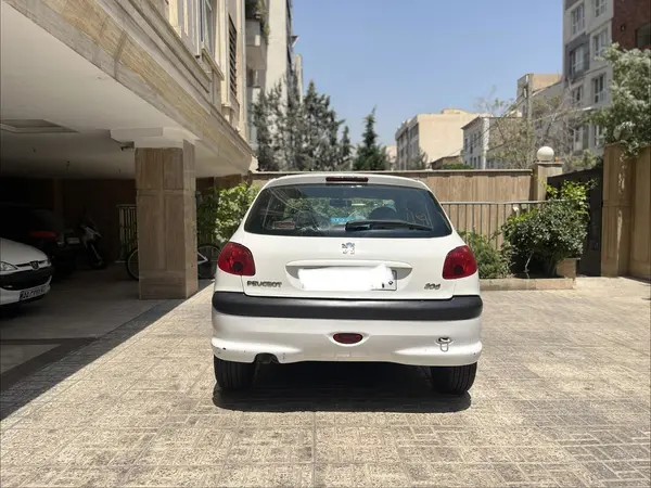 پژو، 206