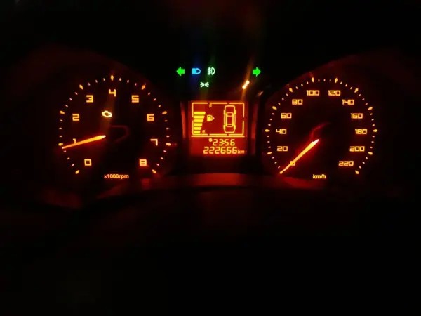 ام وی ام، 315هاچ بک