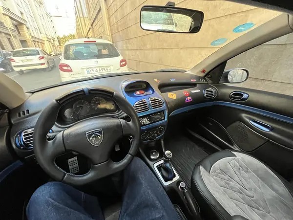 پژو، 206