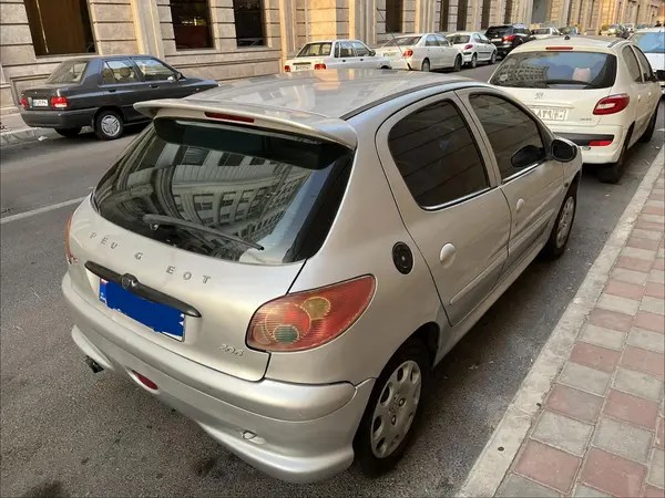 پژو، 206