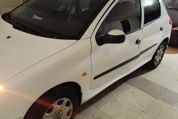 پژو، 206