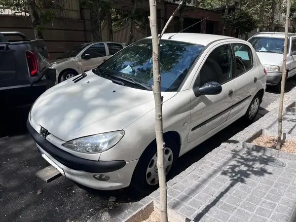 پژو، 206