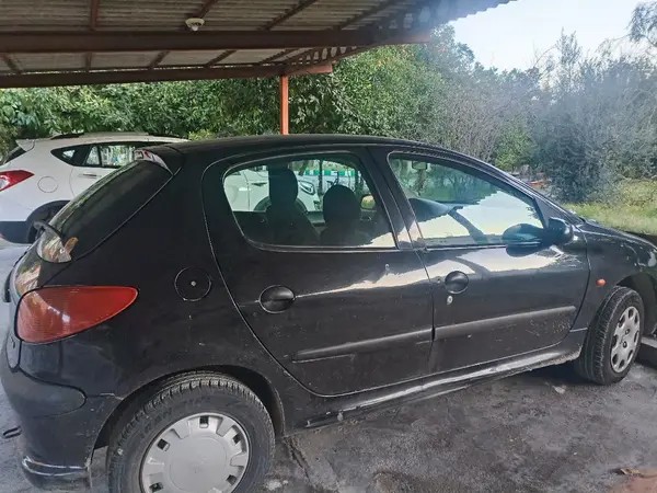پژو، 206