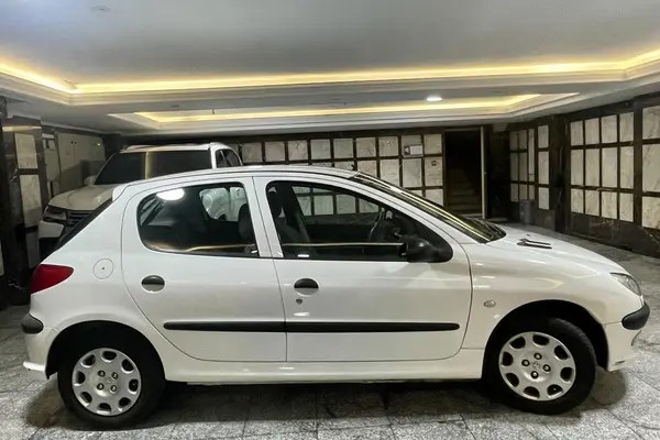 پژو، 206